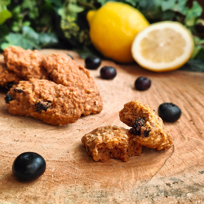 FROLLINI AI FIOCCHI D'AVENA CON MIRTILLI ROSSI E SCORZA DI LIMONE