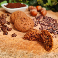 FROLLINI PALEO DI FARINA DI NOCCIOLE CON CACAO CRUDO E CAFFE'