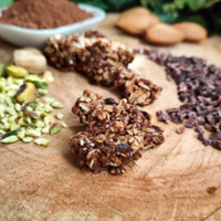 GRANOLA IV CHAKRA - Cacao, Fave di Cacao Crudo e Pistacchi con Mandorle e Fiocchi di Avena - Senza Lattosio, Senza Glutine