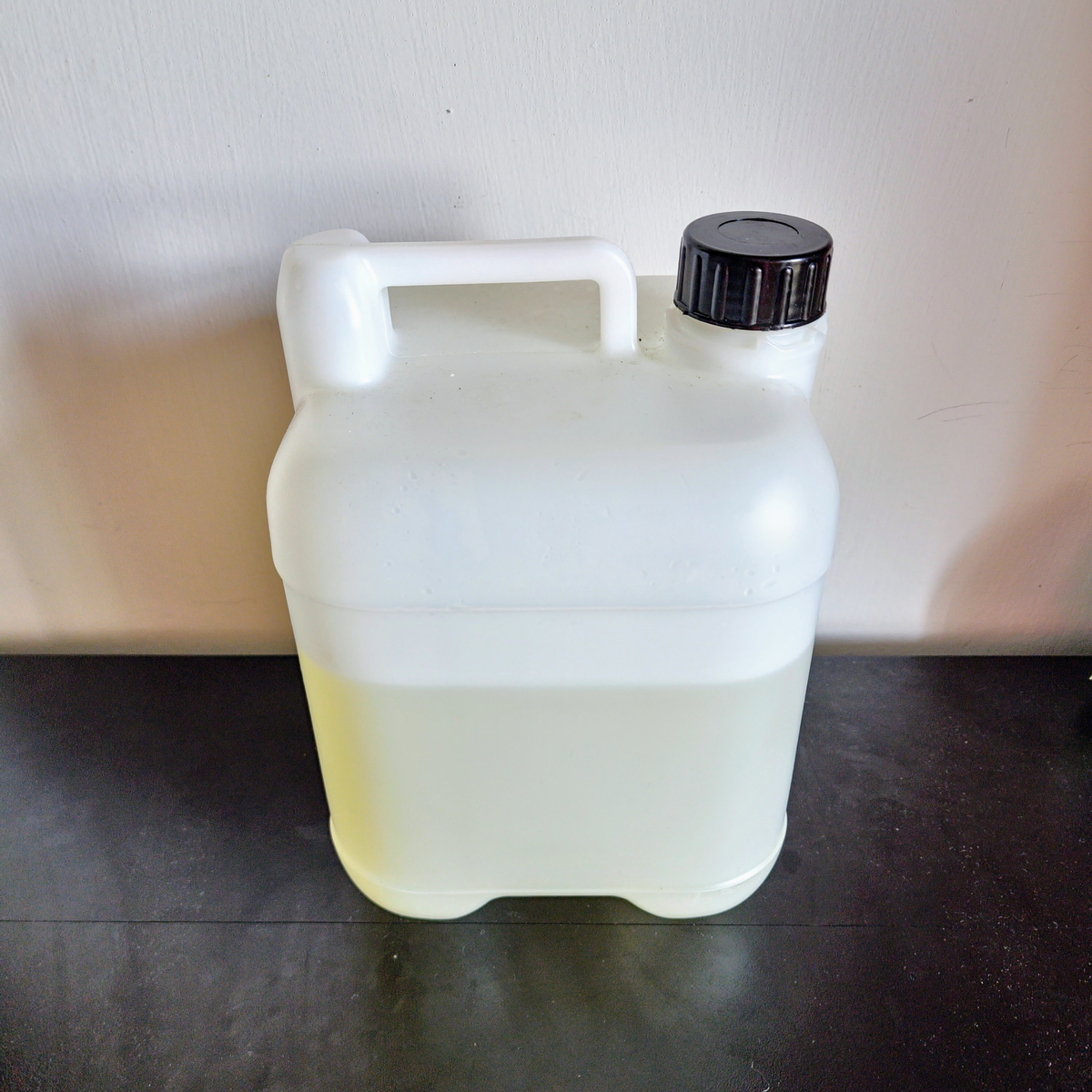 DETERGENTE SGRASSANTE per sporco ostinato
